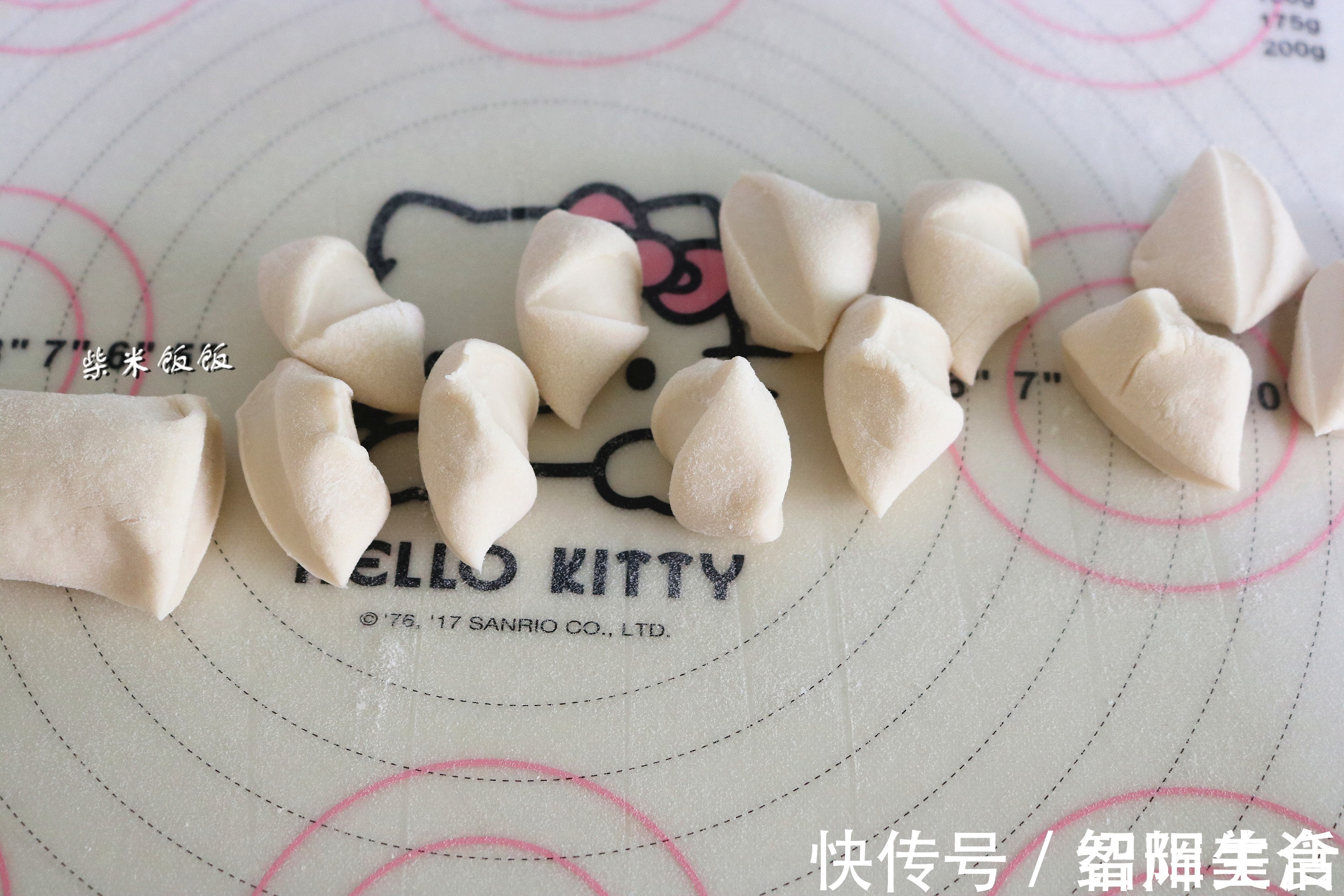 糯米|我家吃烧麦从不买，这做法简单，捏一捏10分钟出锅，4个不够吃