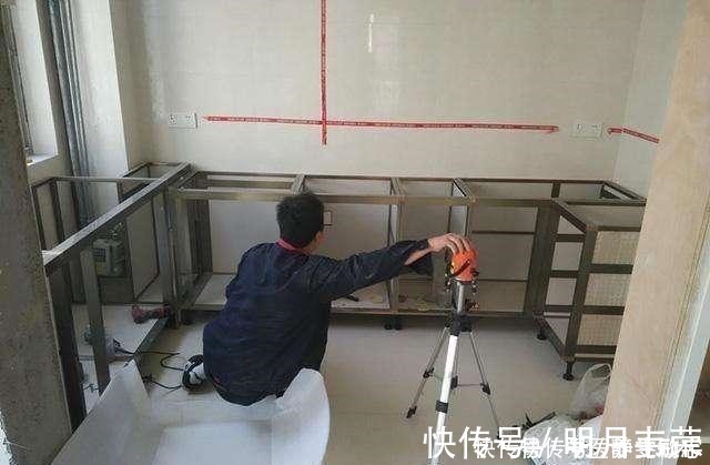 实用|越来越多人装橱柜加这东西，老师傅看了直点头夸聪明，太实用了！