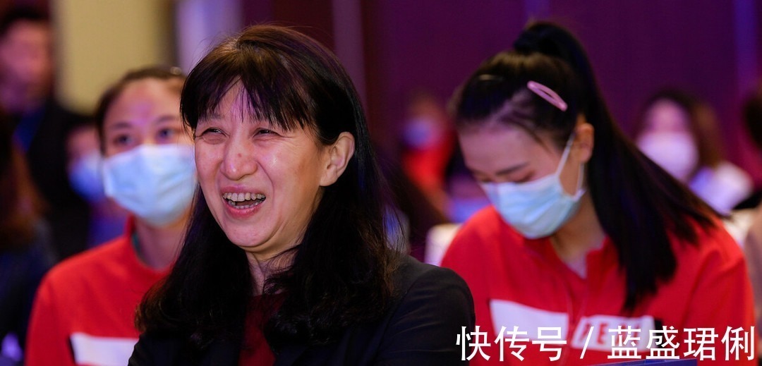 包壮|中国女排教练换岗位!离开国家队之后,下一站仍有望冲击冠军!
