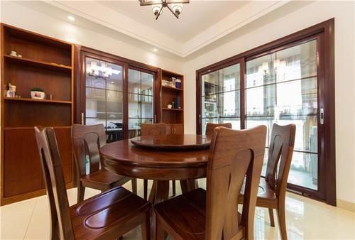 装修|新房花了40万装修成中式风格,却被亲友吐槽说太老土!