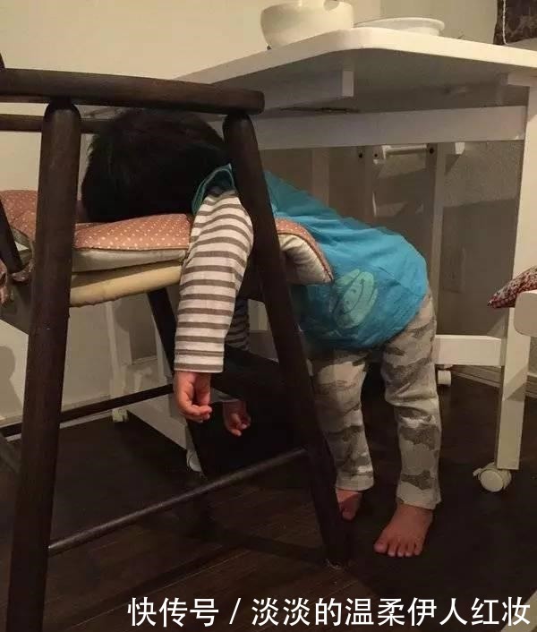 宝宝|搞笑宝宝睡姿宝宝会武功,睡觉也要练,这姿势也是醉了