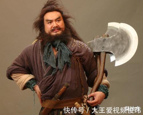 武松@李逵杀四虎毫不费力,武松打一只就累趴,莫非李逵能秒杀武松