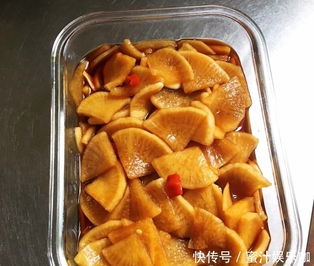 酱萝卜片，脆嫩爽口，佐粥棒极了
