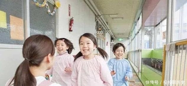 规矩|一节车厢两个孩子,却展示了不同的家教,未来早已经一目了然!