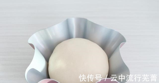 原来雪芙面包那么好吃，外酥内软，做法也很简单，在家就能自制！