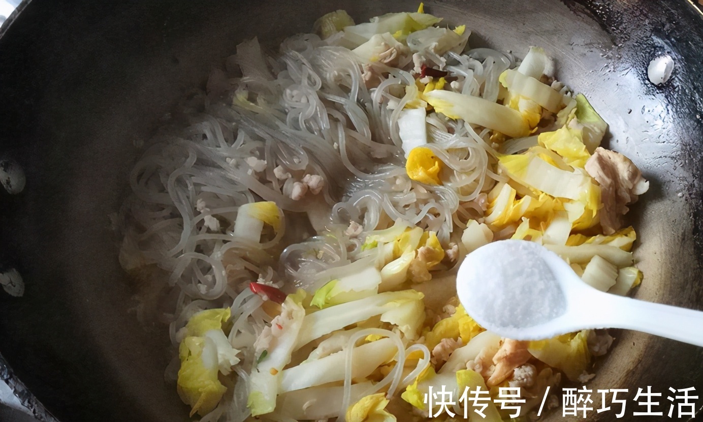 肉末|天热不想吃饭，做一道白菜炖粉条，开胃好吃，真下饭