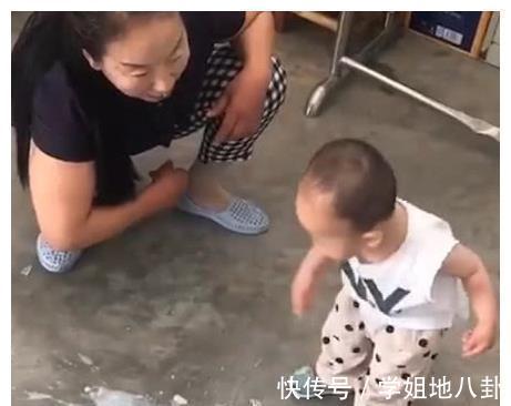 爸爸|“小话痨宝宝”打碎奶瓶和奶奶吵架,网友:别说了,是爸爸弄得!