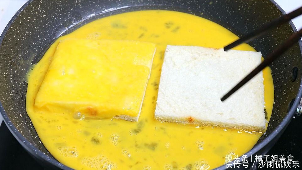 新鲜|早餐不要再排队买了,教你新鲜做法,比油条还香,比包子还美味