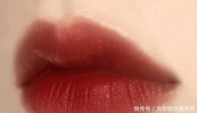 口红|有多少女孩不会涂口红,还整天顶着一嘴艳红认为自己挺美!