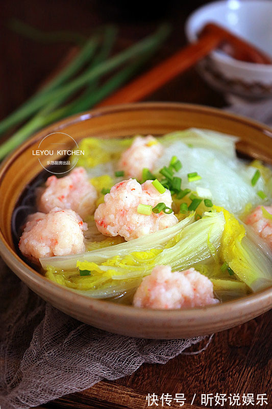 用水煮的一道菜，一滴油没放，鲜美又清爽，连汤都不想剩下