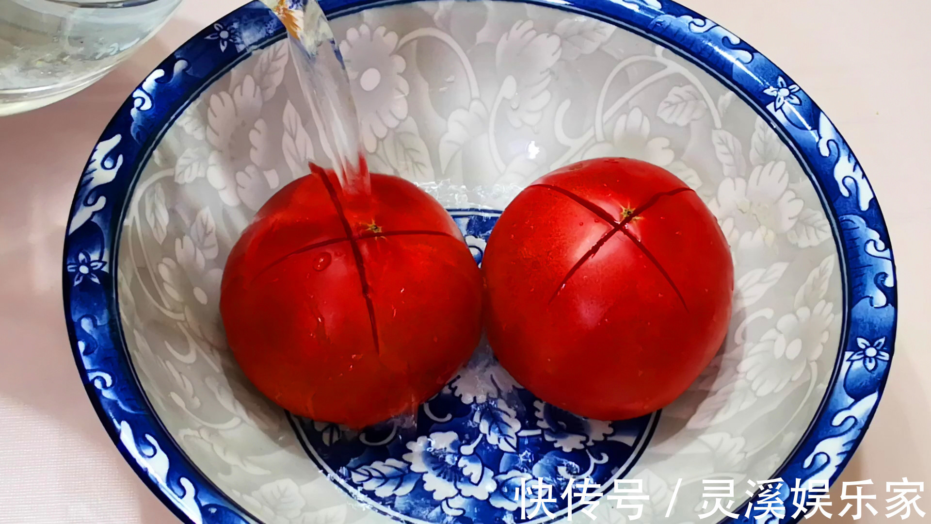 开胃|夏天西红柿别炒鸡蛋了，学会新吃法，爽口开胃又解馋，上桌一扫光