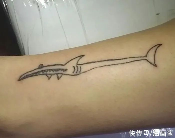 古怪|不会画画的纹身师,纹出歪扭的小纹身,生涩俏皮让人忍俊不禁