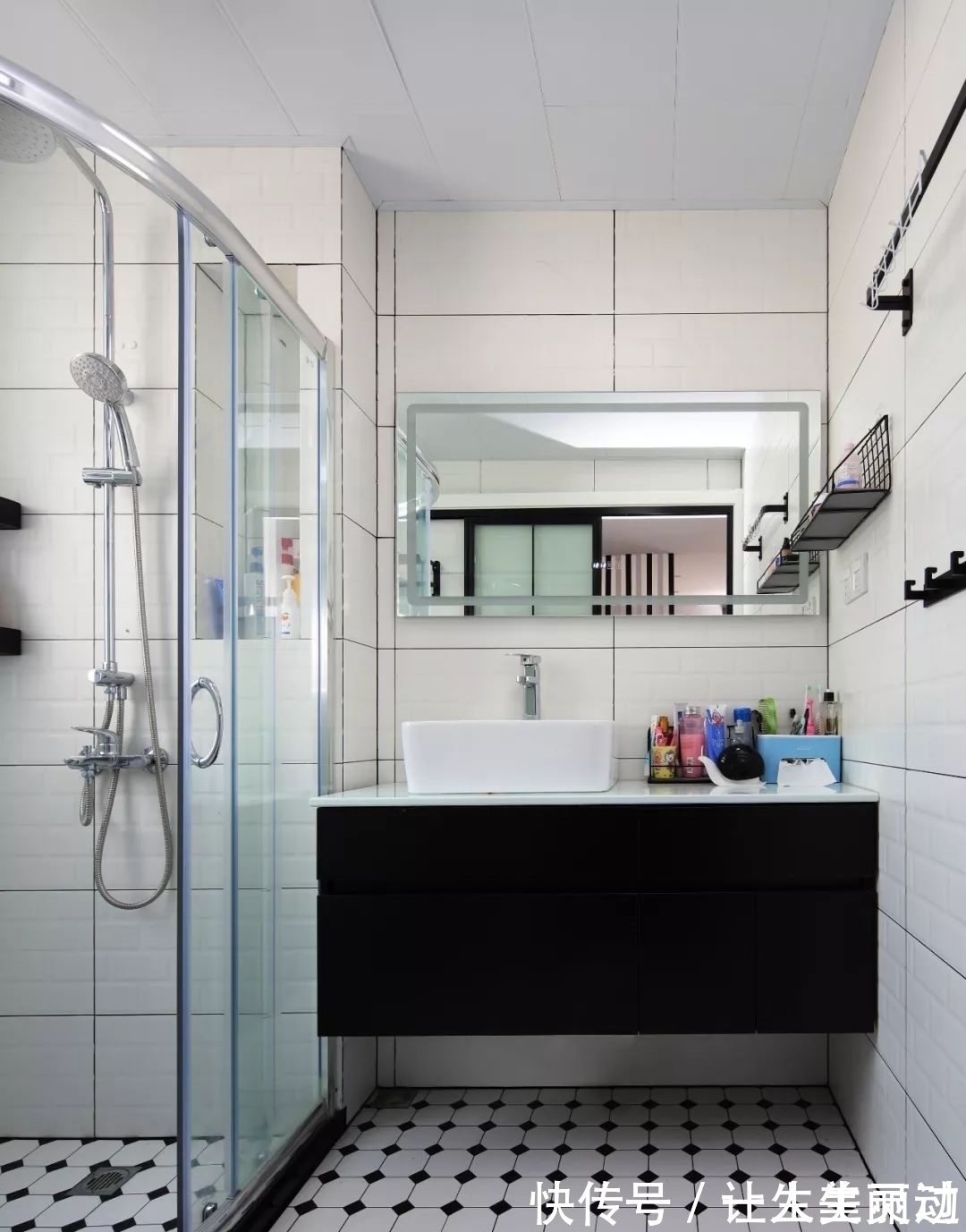 现代|68㎡现代北欧,深色系的简约空间,热情与温情的交织