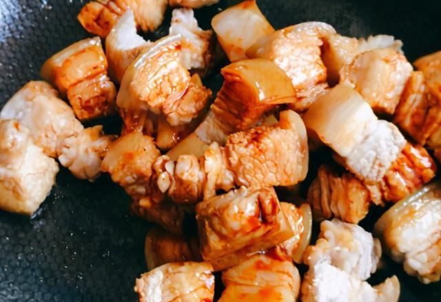 鹌鹑蛋|家常版红烧肉,不放一滴水,红烧肉软糯不烂有嚼劲,不输饭店