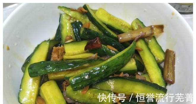 妈妈|妈妈用了10多年的腌黄瓜方法，详细做法教会你，清脆爽口，嘎嘣！