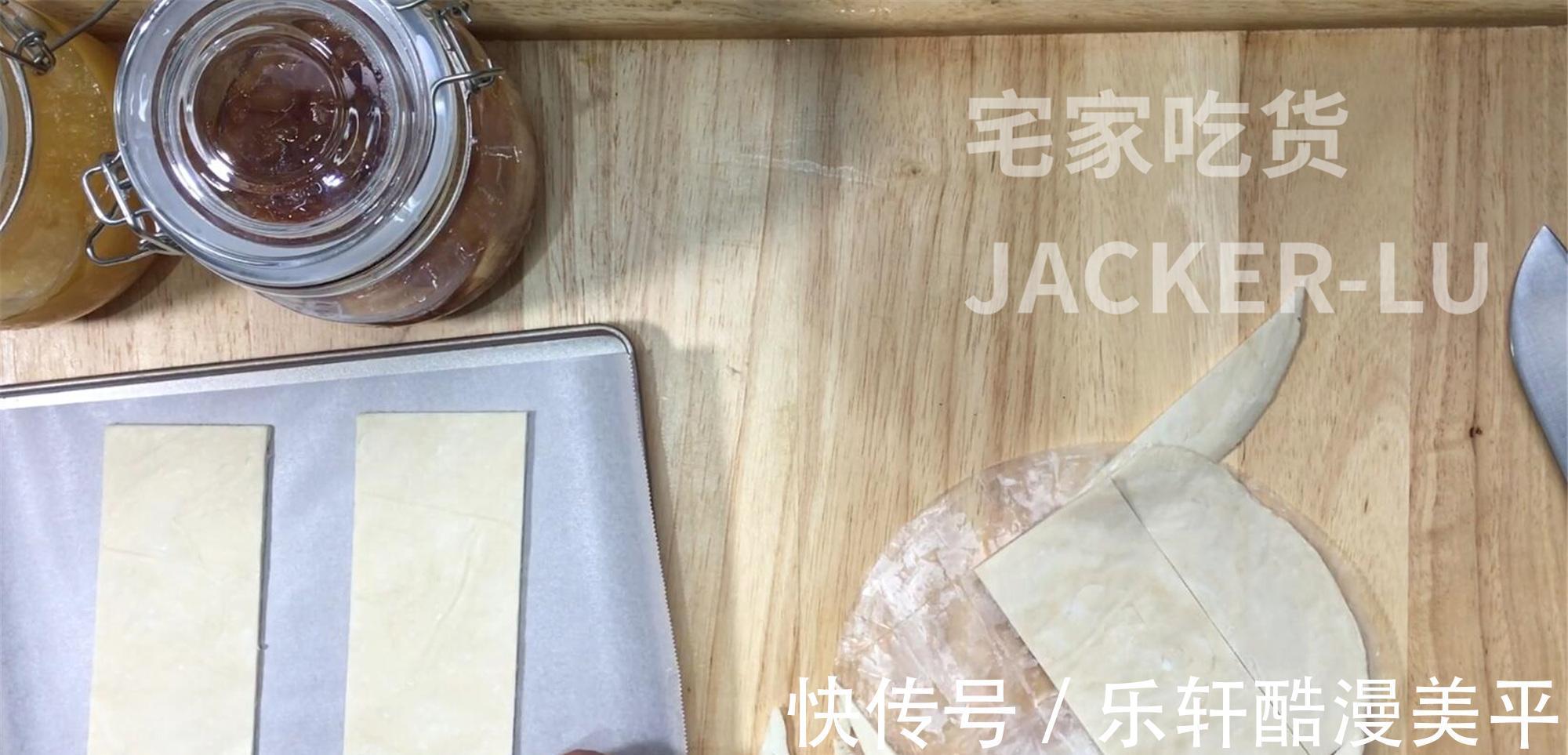 果酱|手抓饼果酱派,制作方法超级简单,吃起来脆脆甜甜哒,超级好吃。