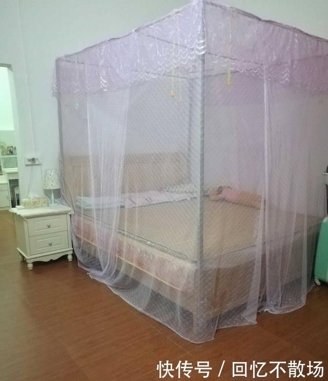 庭院|小伙斥资50万在农村盖四层别墅,超大庭院,大门太气派了
