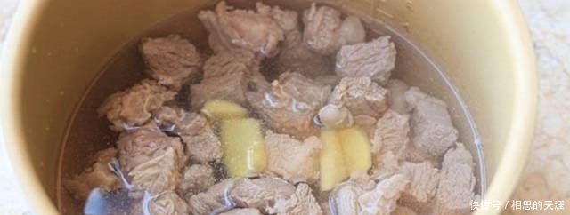  脆爽|炒土豆丝,千万不要直接炒,2个小诀窍,土豆丝香辣脆爽,超好吃