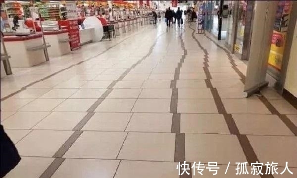 |搞笑GIF:不好意思打扰一下,请问你们是要组团去搞笑吗?