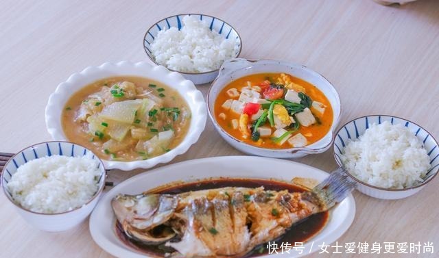 一家三代人的午餐，花钱少又精致，网友会过日子！