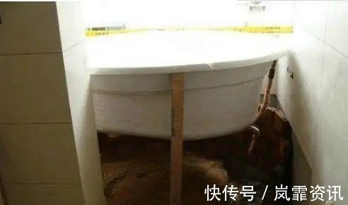 老师傅|巴掌大的卫生间,老师傅帮忙砌了个浴缸,发在朋友圈底下全是赞