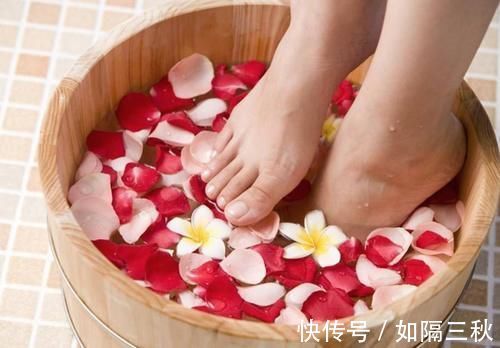 睡眠时间|“抗衰老”的10种行为,第7是泡脚,第1很关键,大多数人做不到