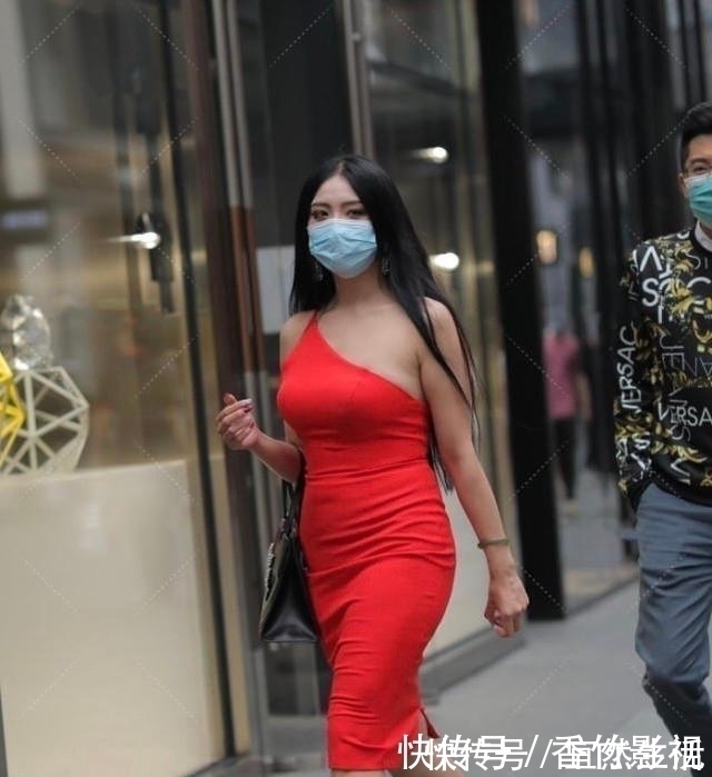 魅力|舒适百搭的连衣裙衬出美丽的自信感,尽显年轻魅力