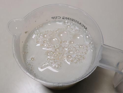  发面时，直接加酵母是大忌！学会这么做，半小时发满盆，暄软蓬松