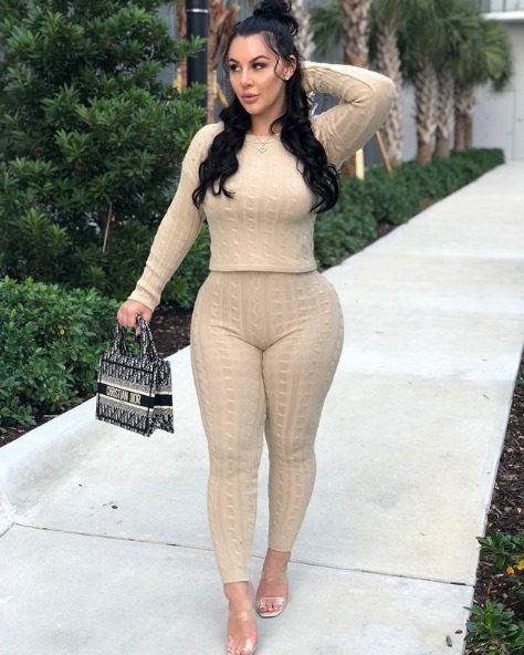 模特|她是132斤的大码模特,妖艳身材,让无数男人拜倒在她的包臀裙下