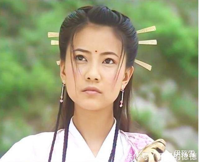 《倚天屠龙记》中有失误写完后,金庸才发现这乞丐是多余的