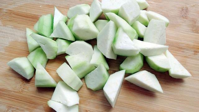 身体健康|查出甲状腺结节,牢记“4吃、2不吃”,活血散结,甲状腺或报答你