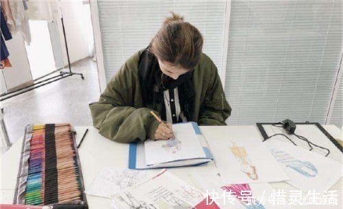 还记得《变形计》里要人喂饭吃的“巨婴”刘思琦吗现状让人惊喜