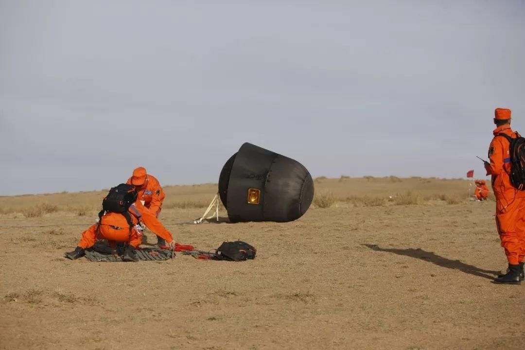 中国飞船每次返回后降落陆地，美国却选择海洋，因为技术要求低