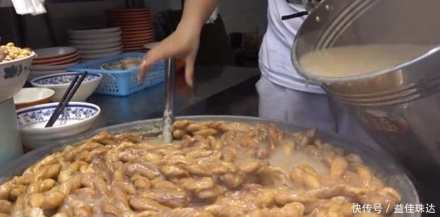 大叔|大叔早餐只卖“它”1碗4元，每天能卖6大桶，外地人吃1次就够了