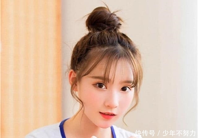 空气刘海|女生别总扎马尾,试试这三种“半扎发”,异性缘好到爆!