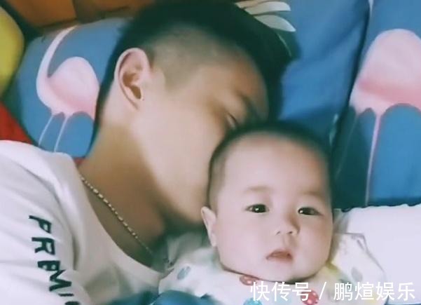 拖拉机|“打呼噜奶爸”带娃睡觉走红,萌娃一脸懵圈,是来了台拖拉机