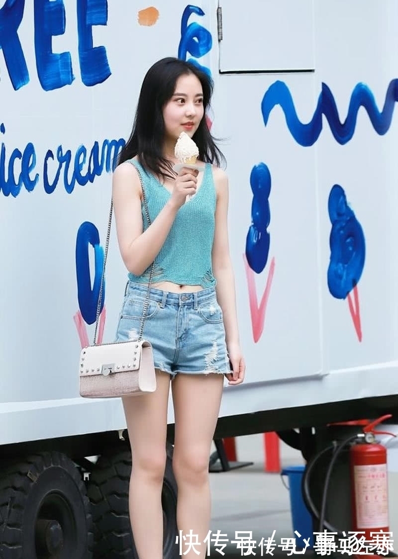 穿搭|街拍：清凉甜美的穿搭风格，让女孩透露出清纯可爱