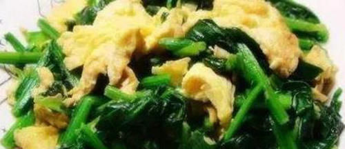  美食优选：五花肉焖腐竹，菠菜炒鸡蛋，话梅排骨，三色炒虾仁儿的做法