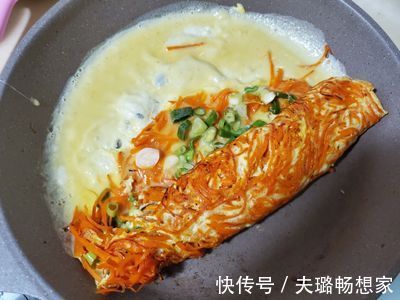 懒人版|早餐经常来不及做教你懒人版胡萝卜鸡蛋饼做法，营养丰富还美味