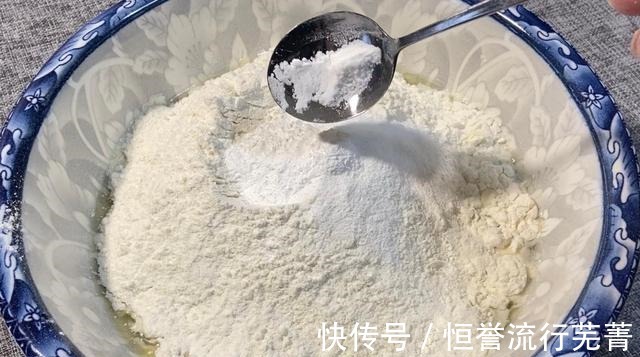 一斤面粉7两水,教你一个炸油条配方,学会都可以开店,别错过!