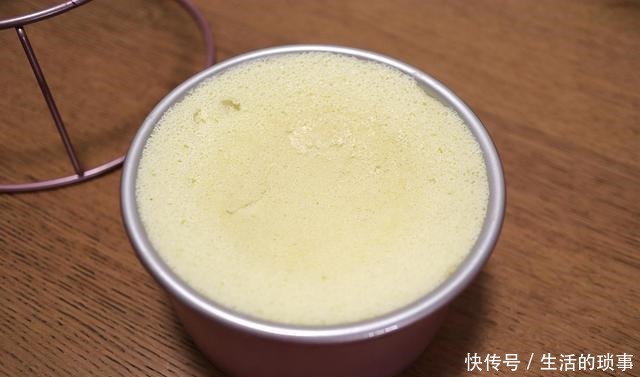  不用烤箱不用电饭煲，随便一口锅，蛋糕蒸出来，无油少糖不上火