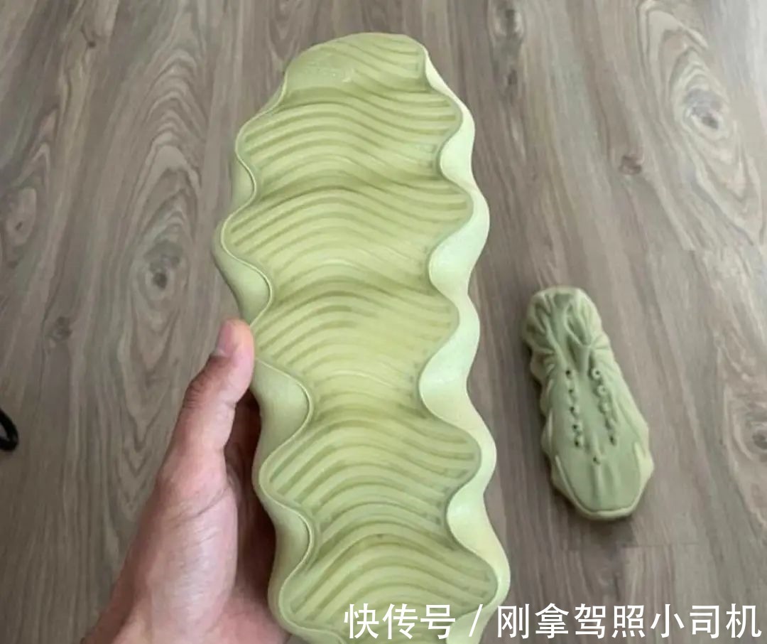 配色 像丑萌丑萌的小笼包or饺子Yeezy450再曝新配色!
