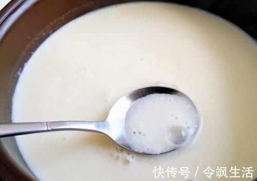 豆腐脑的做法和配方,1碗黄豆10碗水,不用石膏,豆腐脑嫩又滑