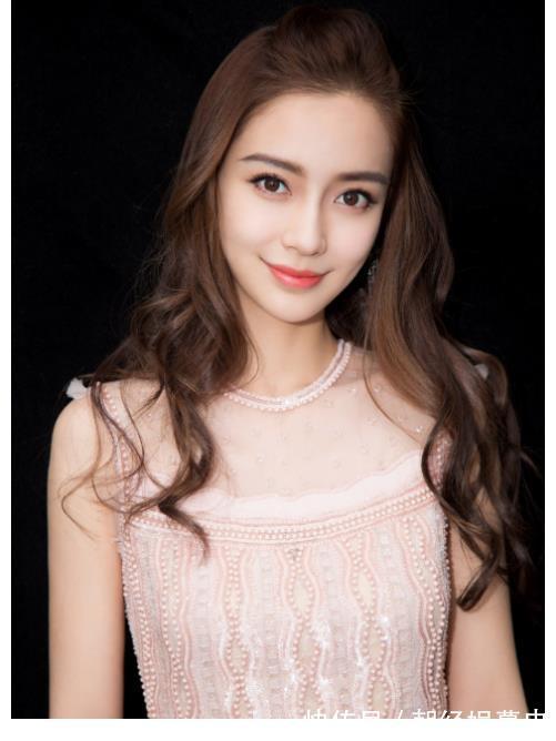 baby综艺节目秀恩爱，提及老公黄晓明满脸笑意，婚变传闻不攻自破