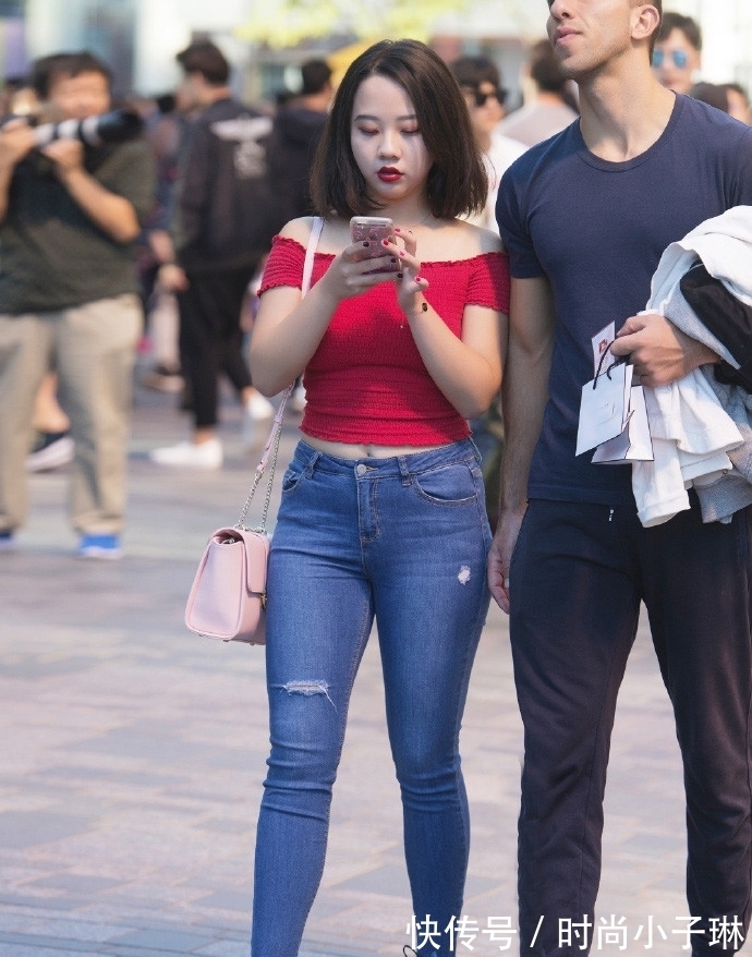 蕾丝 胖是胖壮了点,好在蜜桃裤很适合她穿,几乎没缺点吧?
