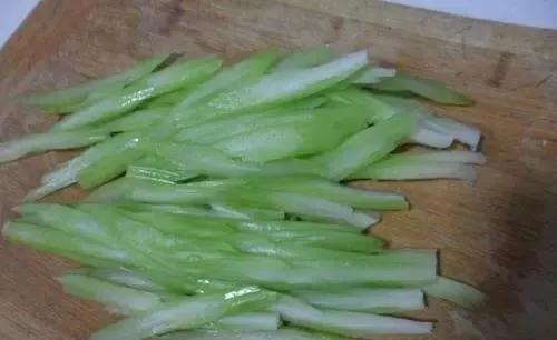 小文|有种爱叫家长拿手菜,实则吃一次等于吃5包泡面,易伤脾积食