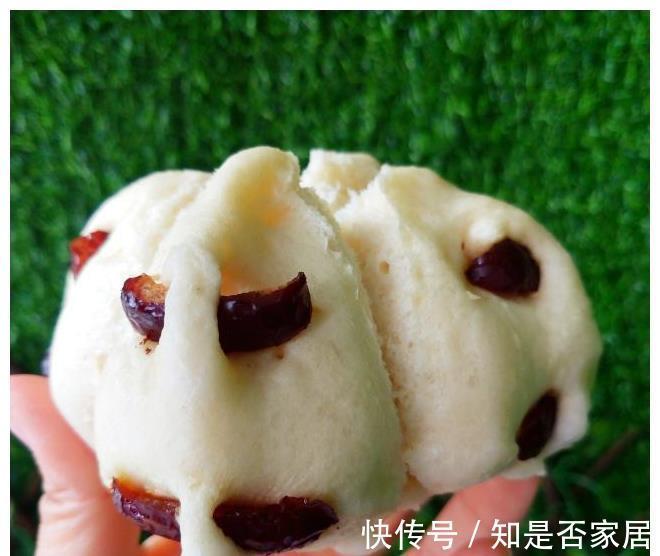 制作过程|蒸一锅红枣开花馒头，枣香十足好看又好吃，营养健康又美味