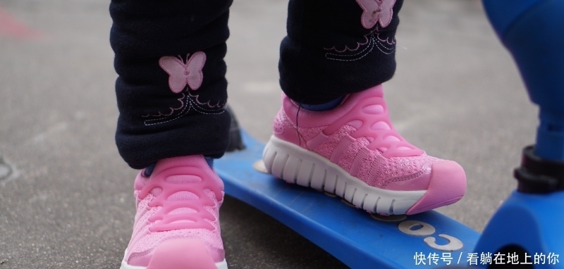 孩子穿鞋不合适导致受伤,选鞋子的几个误区,看你入了没有