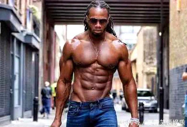 变态级|美国“变态级”肌肉男，皮包肌肉的身材，“零脂肪”背后的自律