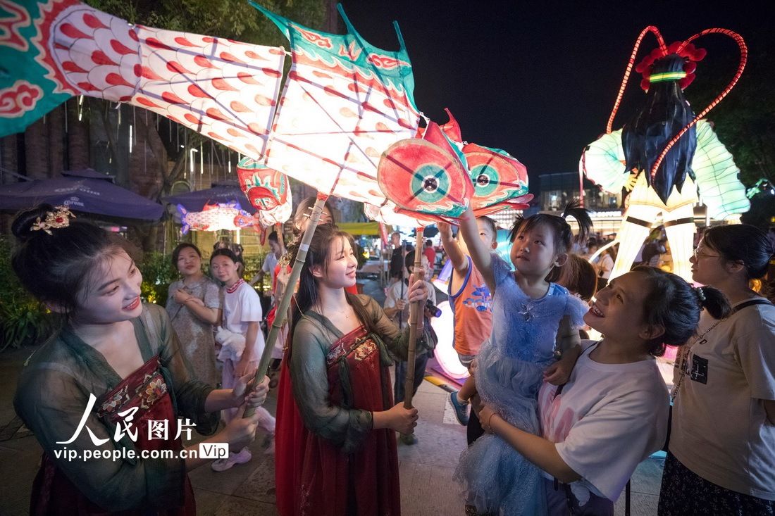 黄山市|多彩花灯迎中秋